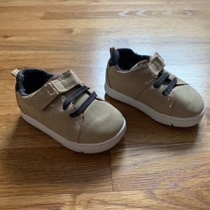 Carter’s baby shoes